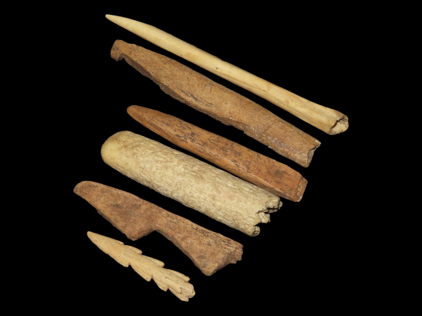 Lot of 6 Alaskan Eskimo Bone Tools, Awls, and Harpoon Tips (1 of 10)