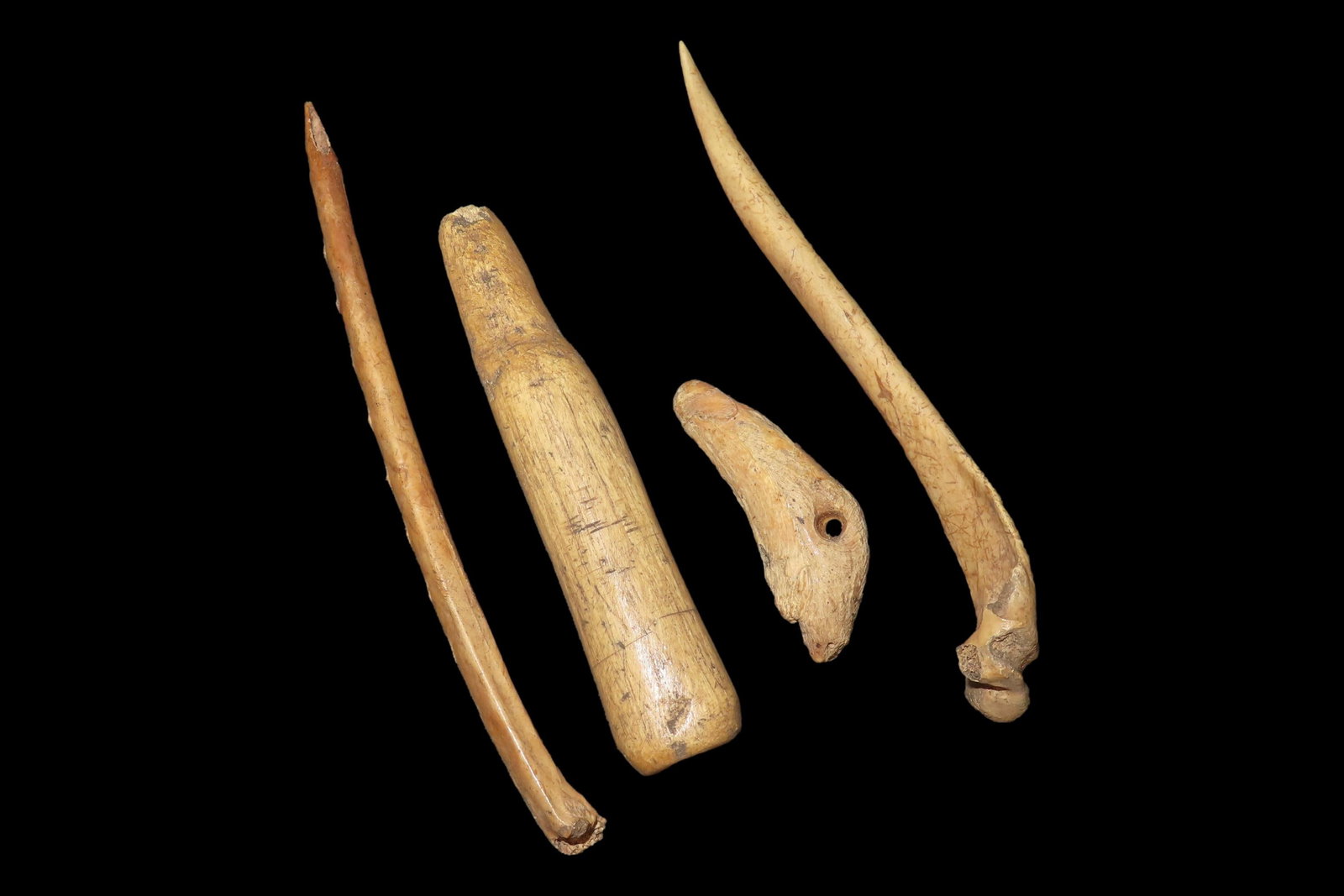 Lot of Alaskan Eskimo Bone Tools and Pendant (1 of 6)