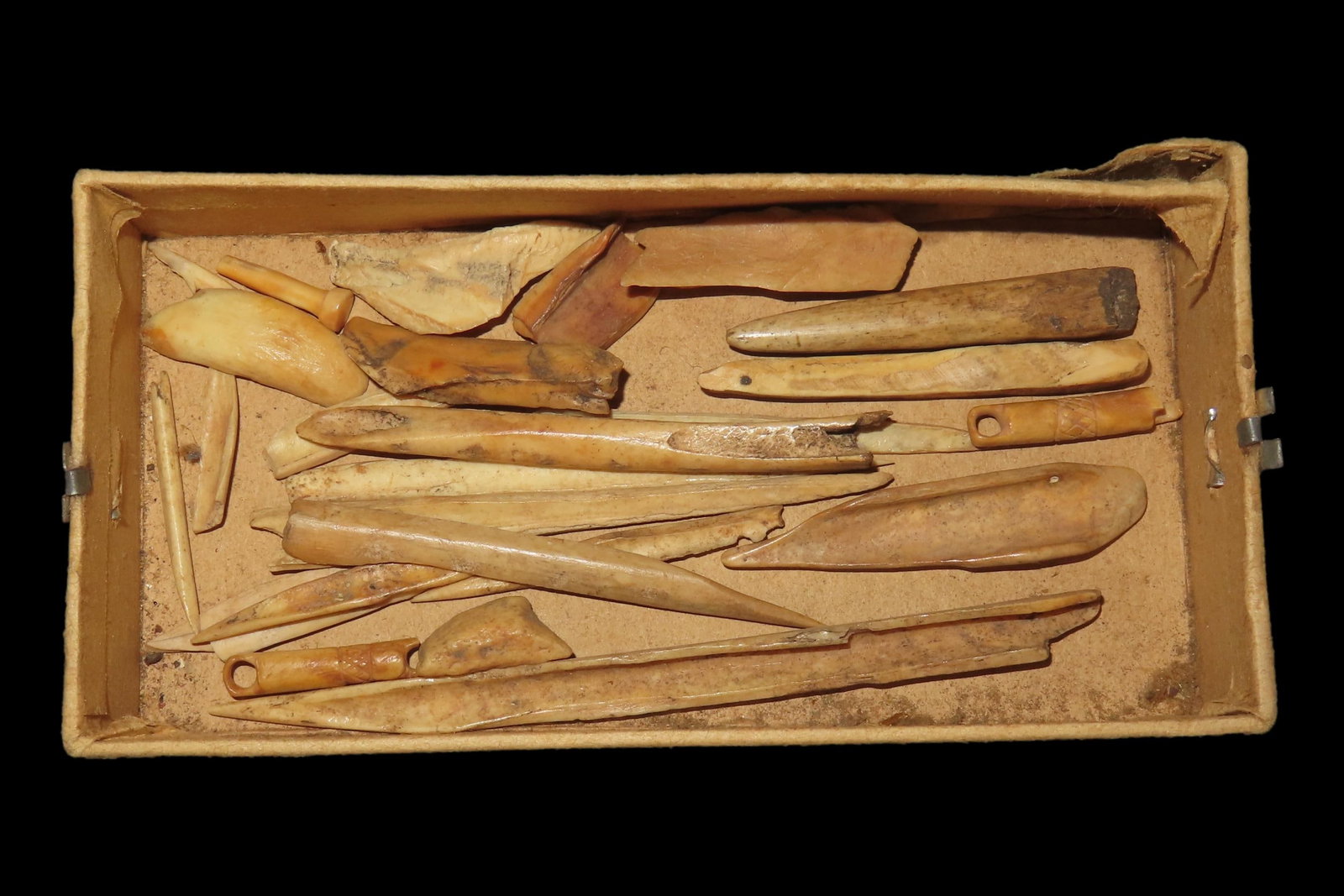Lot of Mandan Tools and Bone Tools, Kansas (1 of 3)