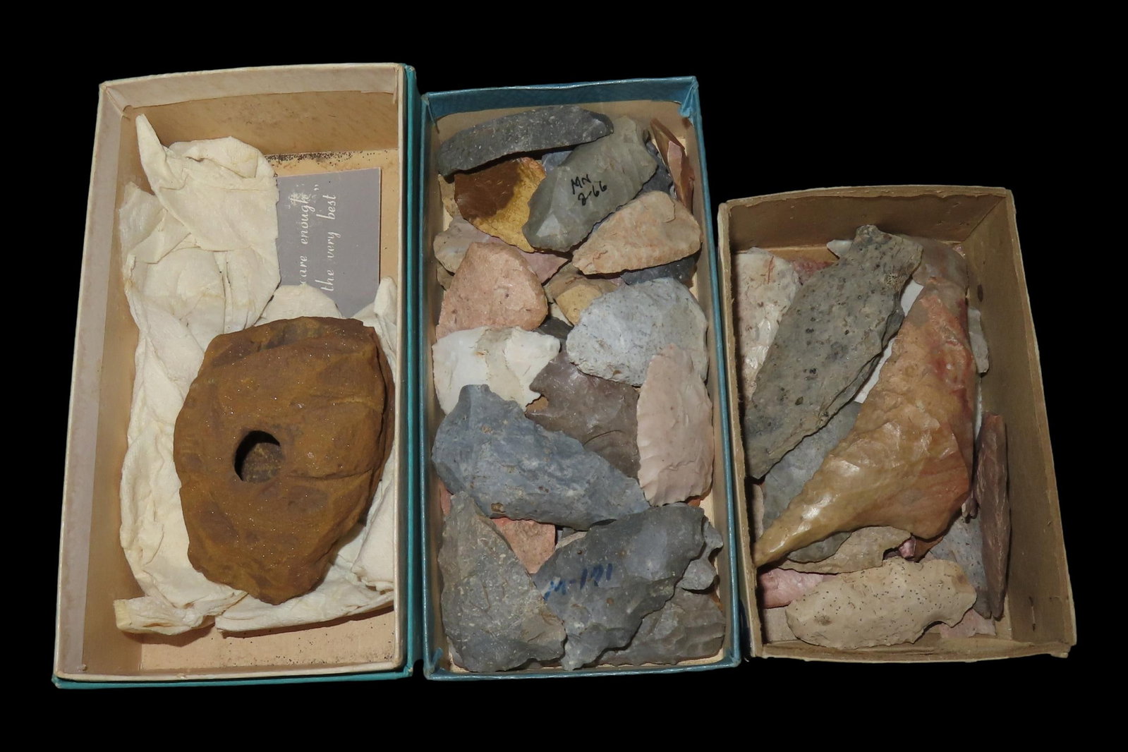 Lot of Thumb Scrapers, Points, and Pipe, Kansas (1 of 11)