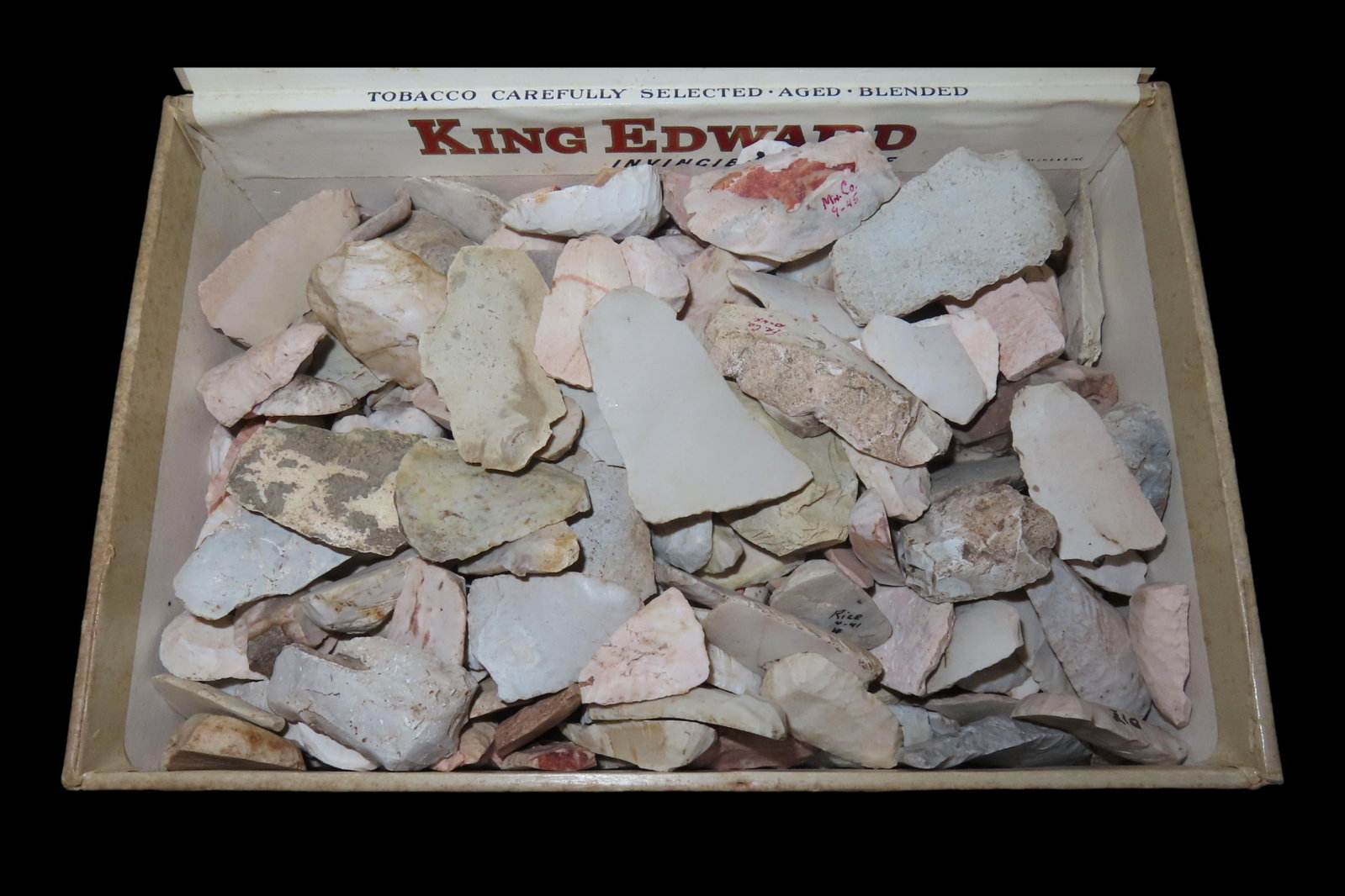 Box of Mandan Thumb Scrapers, Dakotas (1 of 4)