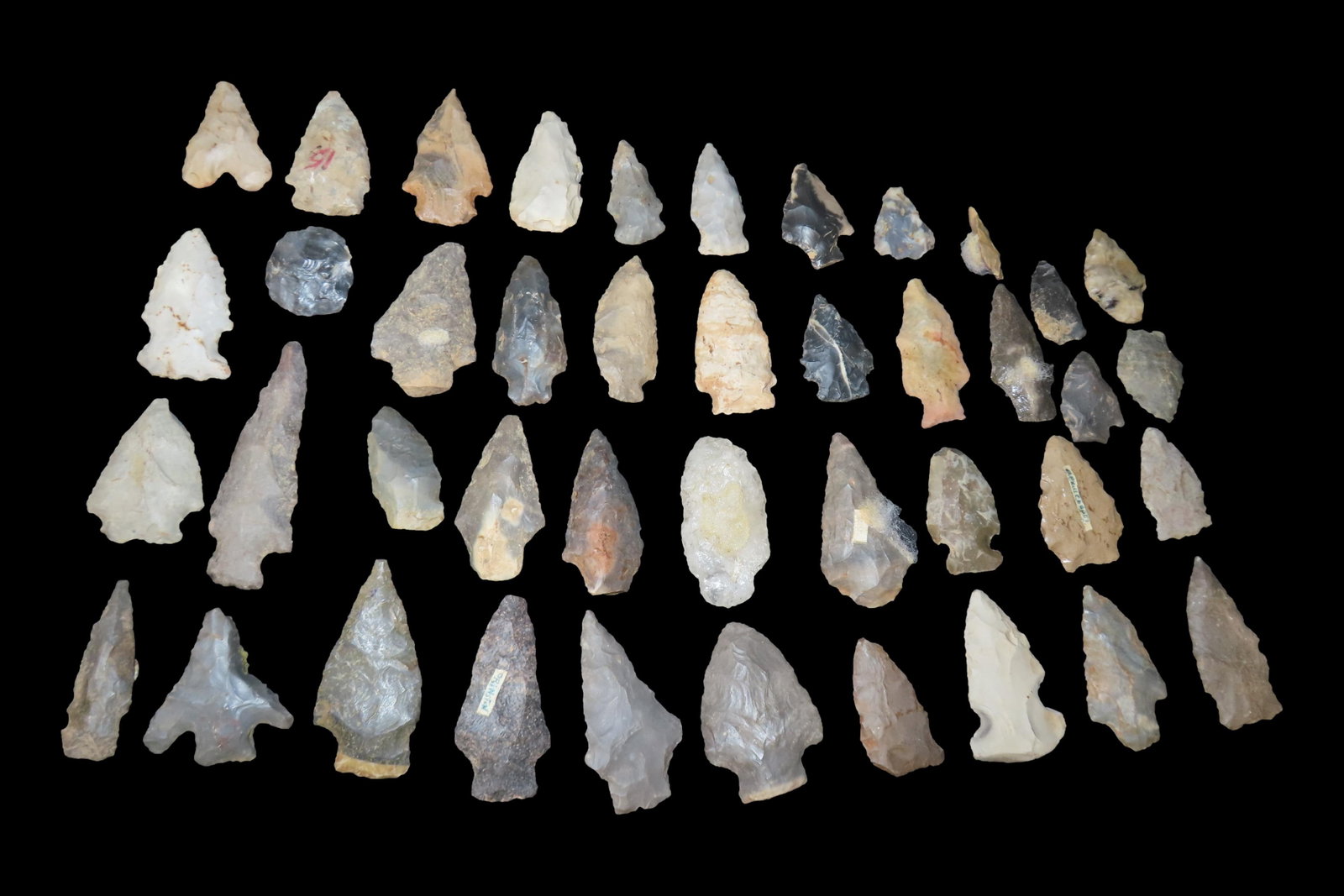 Lot of 40 Woodland and Archaic Arrowheads, Tennessee: Lot of 40 Woodland and Archaic Arrowheads, Tennessee