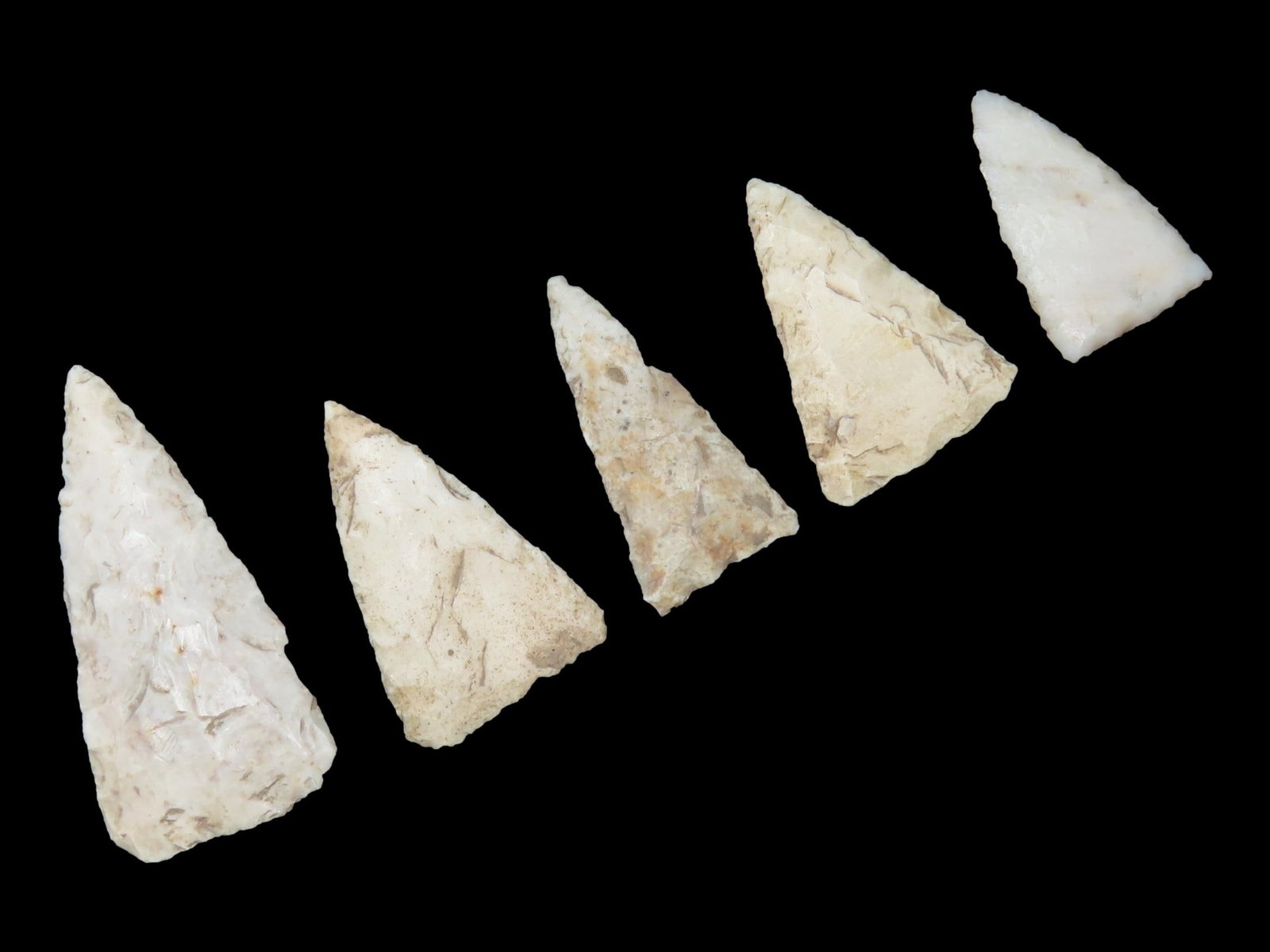Lot of 5 Well-Made Triangular Bird Points, Crable Site, Fulton Co., Illinois: Lot of 5 Well-Made Triangular Bird Points, Crable Site, Fulton Co., Illinois