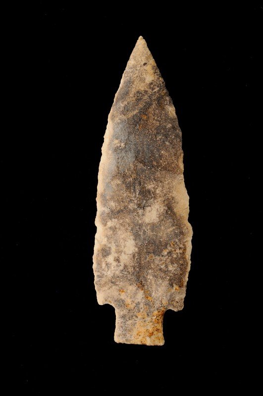 Hopewell Verkamp Point, Central Illinois, Motley,: Well made large Example Hopewell Verkamp Point, form Central Illinois, Ex. Crawford, Motley, Meadows, Rogers, Jackson COAs, 6 1/8" long