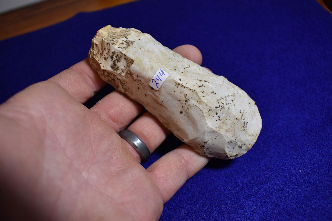 DALTON ADZE, EXTRA FINE, HUMPBACK, HANCOCK CO ILLINOIS, (1 of 5)