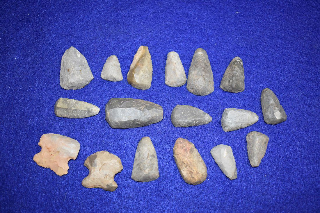 LOT OF 15 HIGH QUALITY PALEO THUMB SCRAPERS, AND 2 (1 of 3)