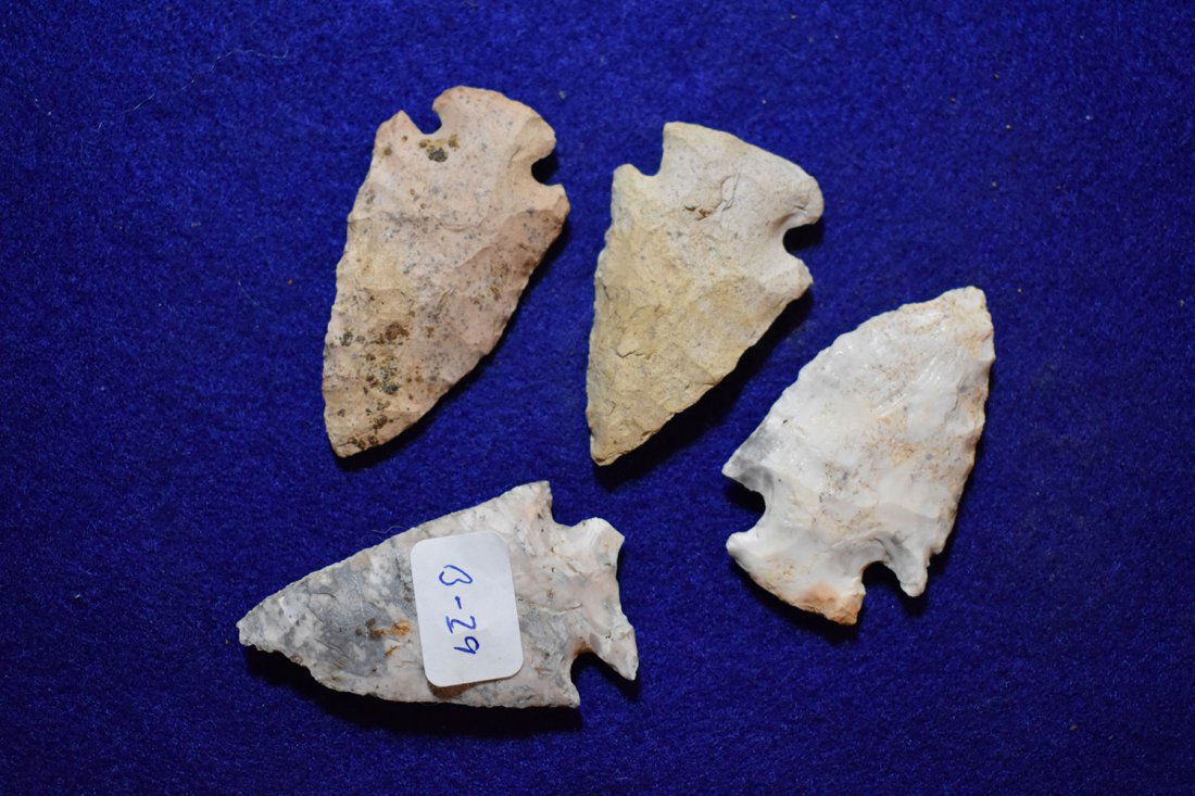4 NICE CORNER NOTCH ARROWHEADS FROM RANDOLPH COUNTY, (1 of 2)