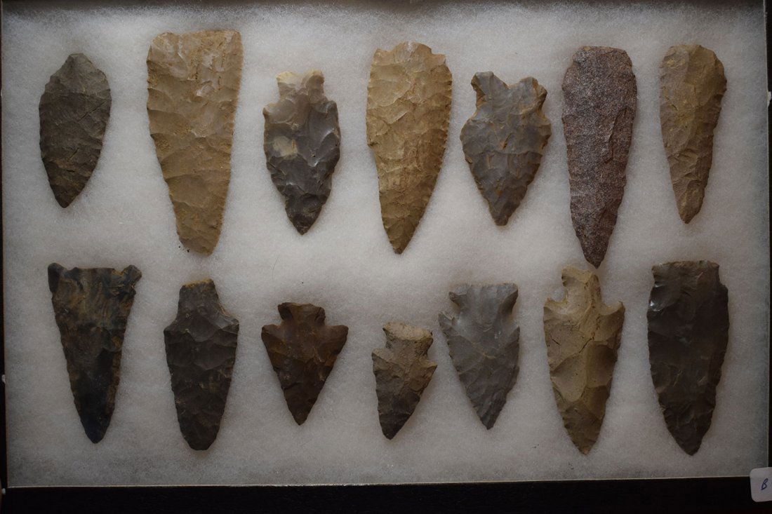 8  1/2" X 12" FRAME OF 14 ARROWHEADS FROM HARDIN (1 of 4)