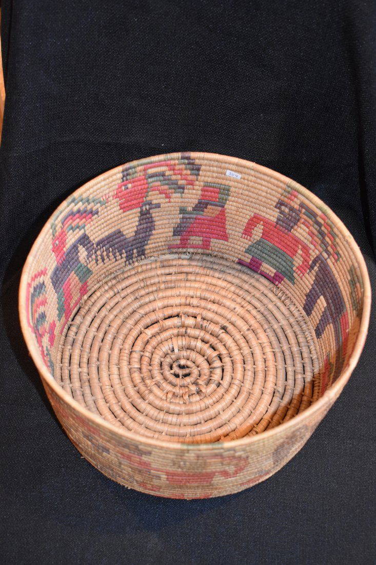 Mid 1900's basket, great design (1 of 2)