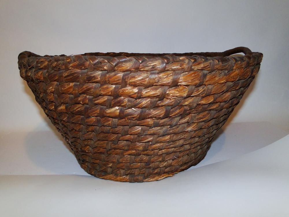 LARGE 19TH C TWO HANDLED RYE GRASS BASKET (1 of 6)