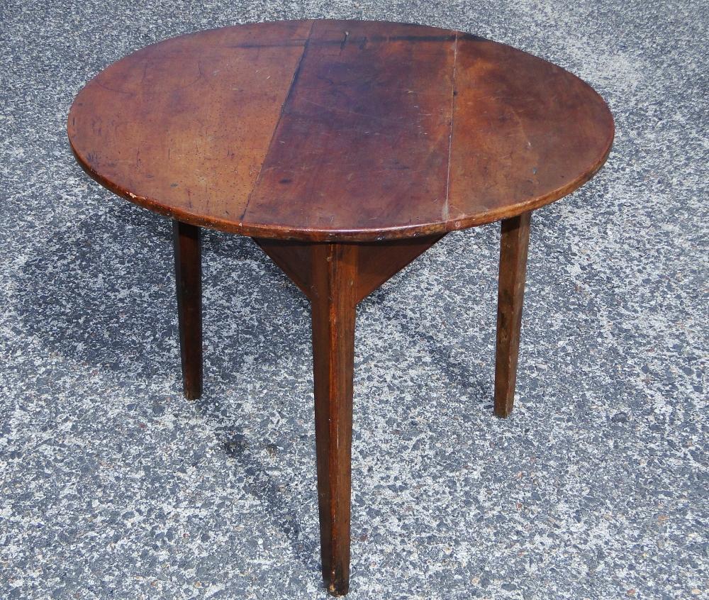 18TH C ROUND TOP STAND (1 of 4)