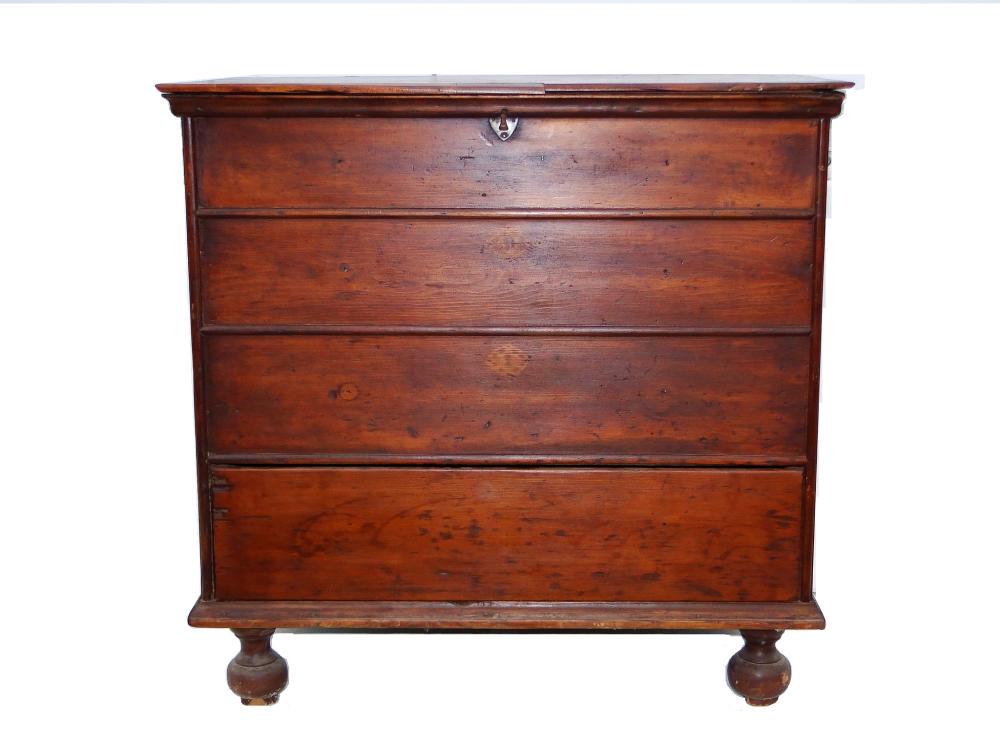 18TH C BALL FOOT BLANKET CHEST (1 of 6)