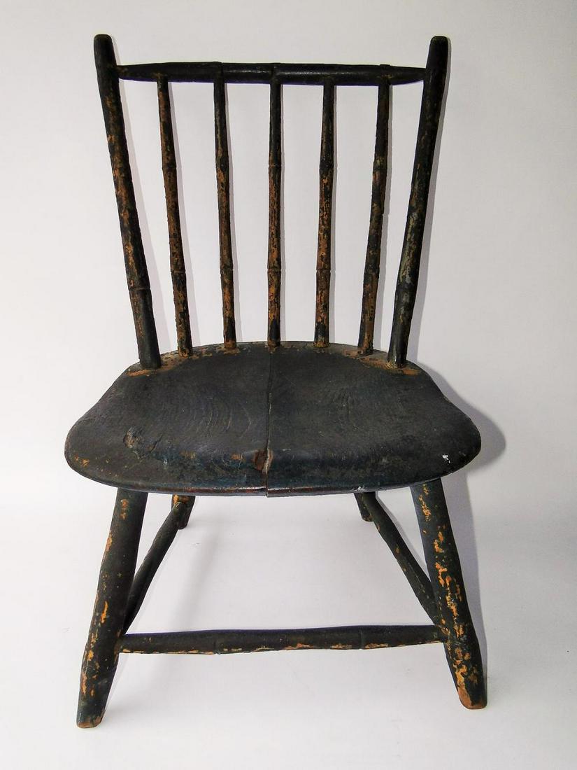 EARLY CHILD'S WINDSOR CHAIR (1 of 3)