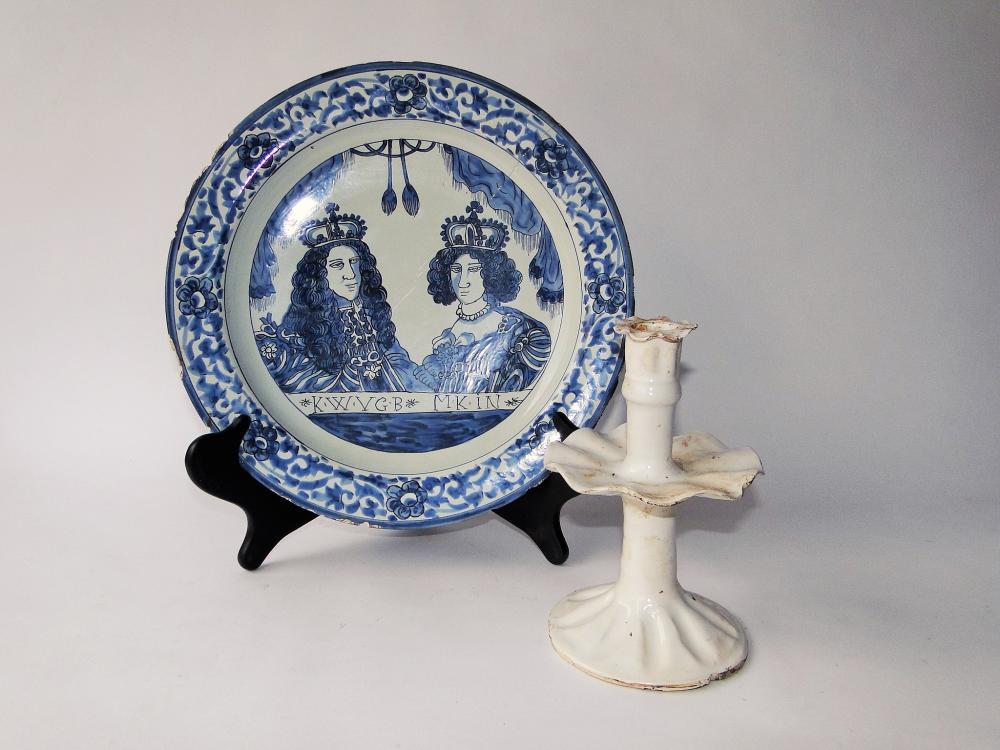 EARLY 18TH C DELFT CHARGER, CANDLESTICK (1 of 3)