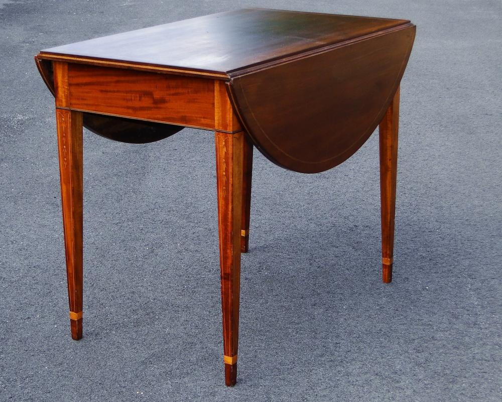 18TH C HEPPLEWHITE INLAID PEMBROKE TABLE (1 of 5)