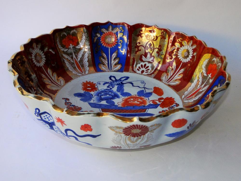 LARGE ANTIQUE IMARI BOWL: LARGE ANTIQUE IMARI BOWL, EXCELLENT CONDITION, 5 X 16