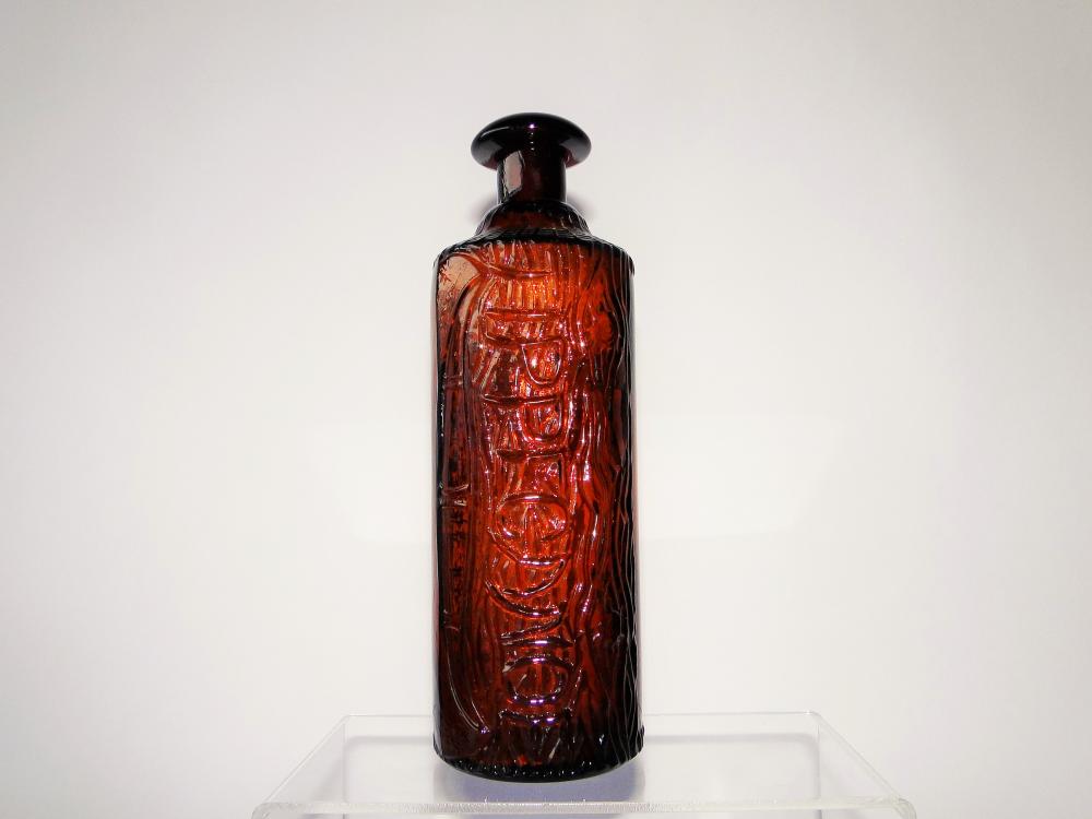 19TH C TIPPA CANOE BOTTLE: Brown Bottle "Tippecanoe, H. H. Warner & Co, Rochester, NY. Height: 9 inches