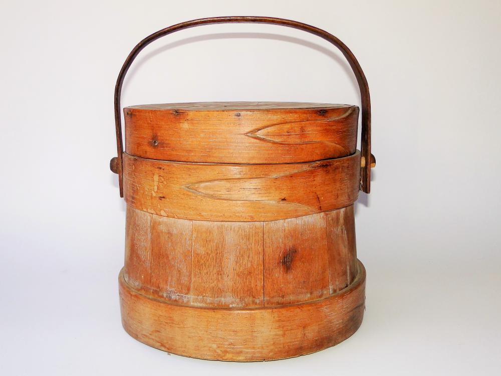 BUTTONHOLE AND BANDED FIRKIN (1 of 6)