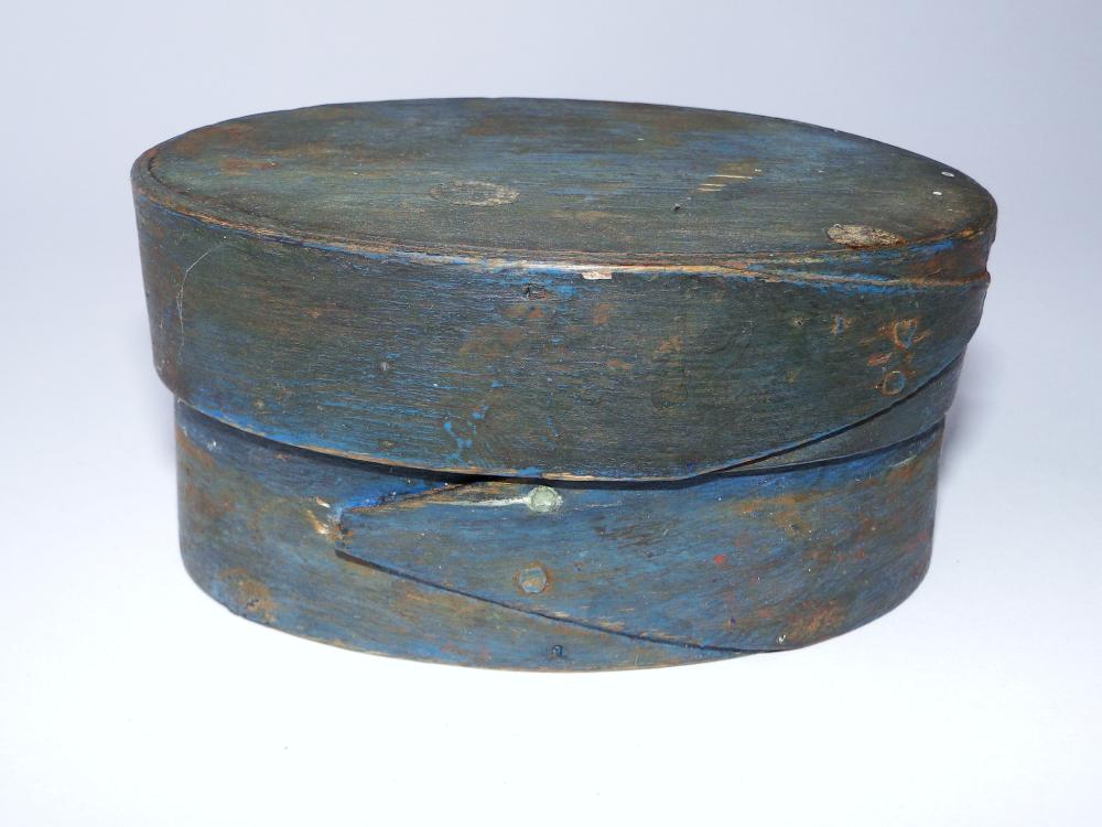 19TH C SMALL BLUE OVAL BOX (1 of 4)