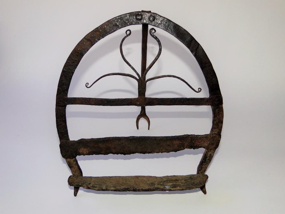 18TH C HEARTH BROILER (1 of 3)