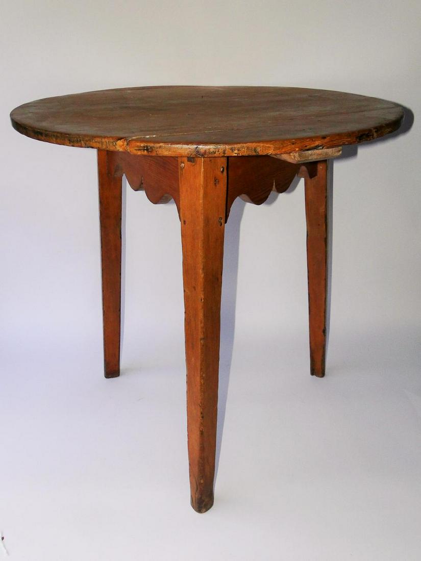 EARLY 18TH C ROUND TOP PUB TABLE (1 of 4)
