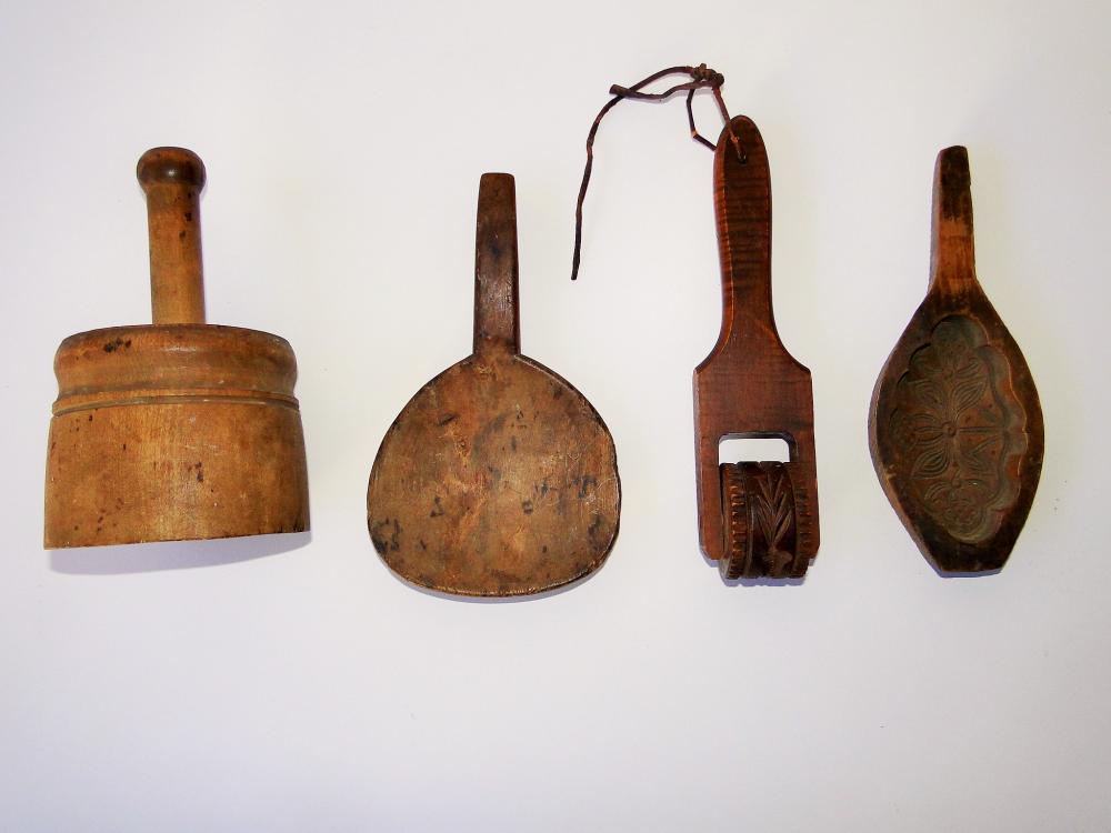 GROUPING OF TREENWARE (1 of 3)