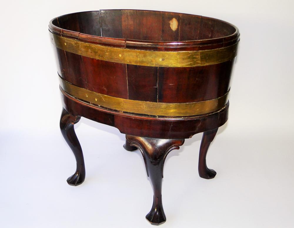 RARE EARLY 18TH C QUEEN ANNE WINE COOLER: RARE EARLY 18TH C QUEEN ANNE WINE COOLER ON CABRIOLE LEGS ENDING IN TRIFID FEET, 32 X X 18 X 25