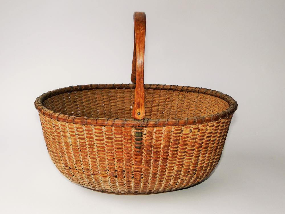 ANTIQUE OVAL NANTUCKET BASKET (1 of 5)