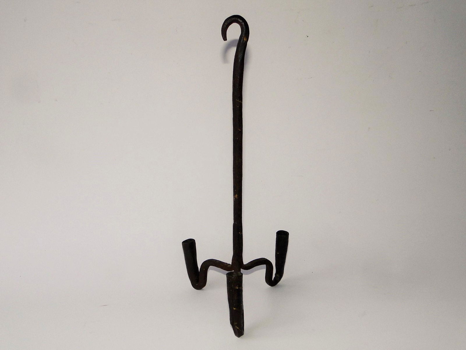 18TH C THREE CANDLE HANGING IRON CHANDELIER, EXCELLENT (1 of 3)