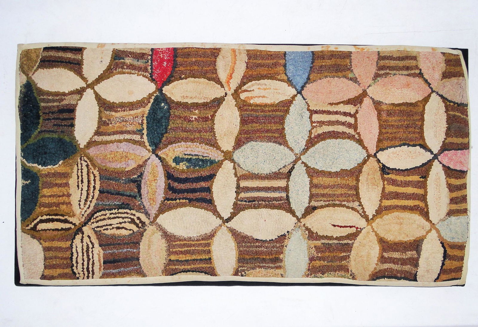 GEOMETRIC HOOKED RUG FRAMED, VIBRANT COLORS, 20 X 38 (1 of 2)