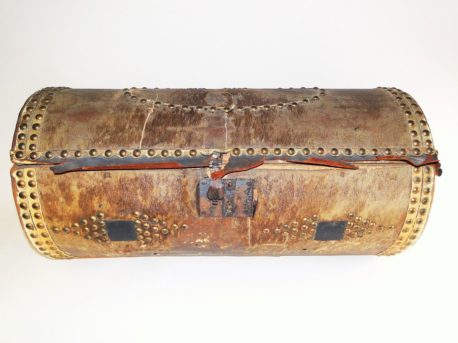 CIRCA 1800 ROUND HIDE COVERED BOX, DEERSKIN, NEW (1 of 4)