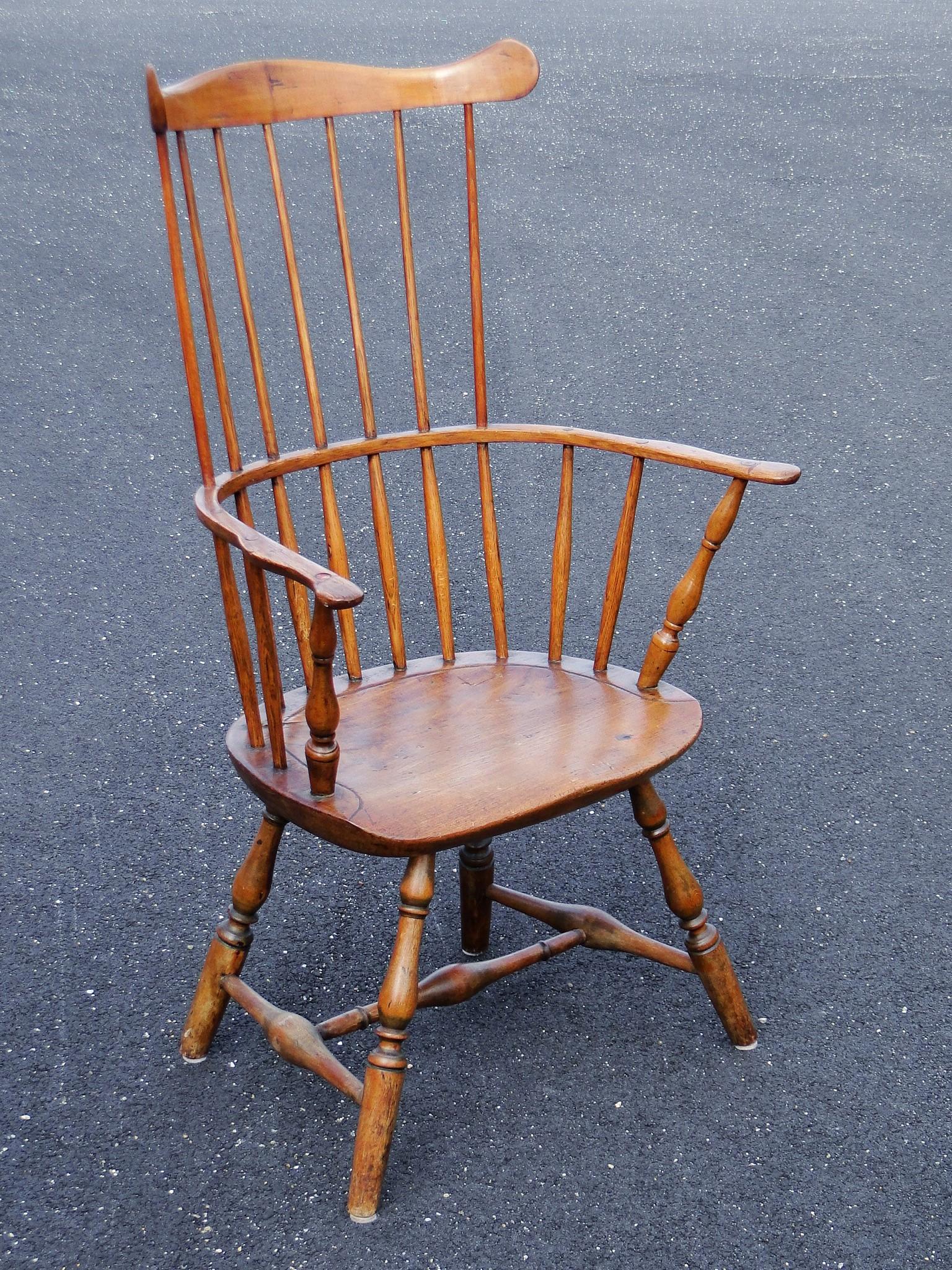 18TH C FAN BACK WINDSOR ARM CHAIR, NEW ENGLAND, FULL (1 of 5)
