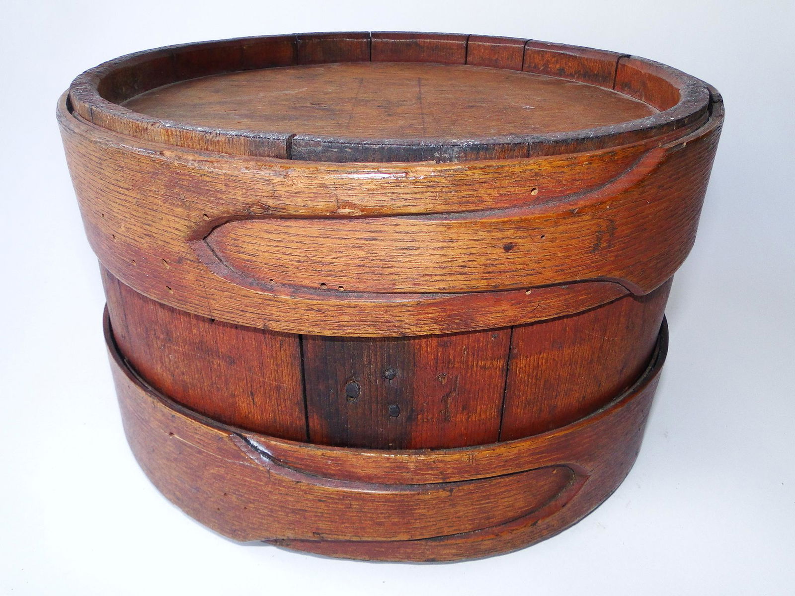 CIRCA 1860-1865 STAVED WOODEN CANTEEN (1 of 2)