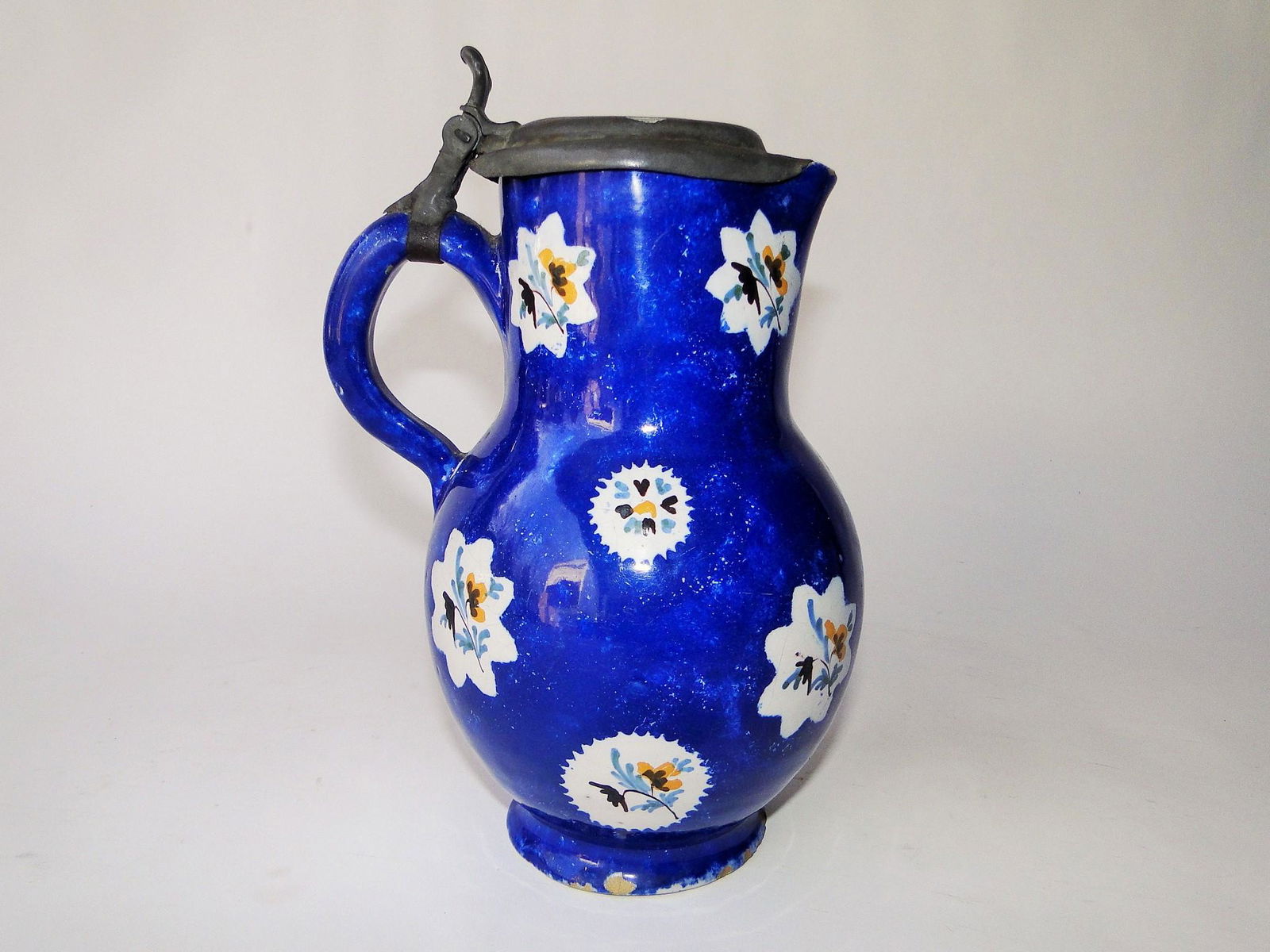 C. 1750 DELFT PEWTER COVERED DECORATED JUG (1 of 4)