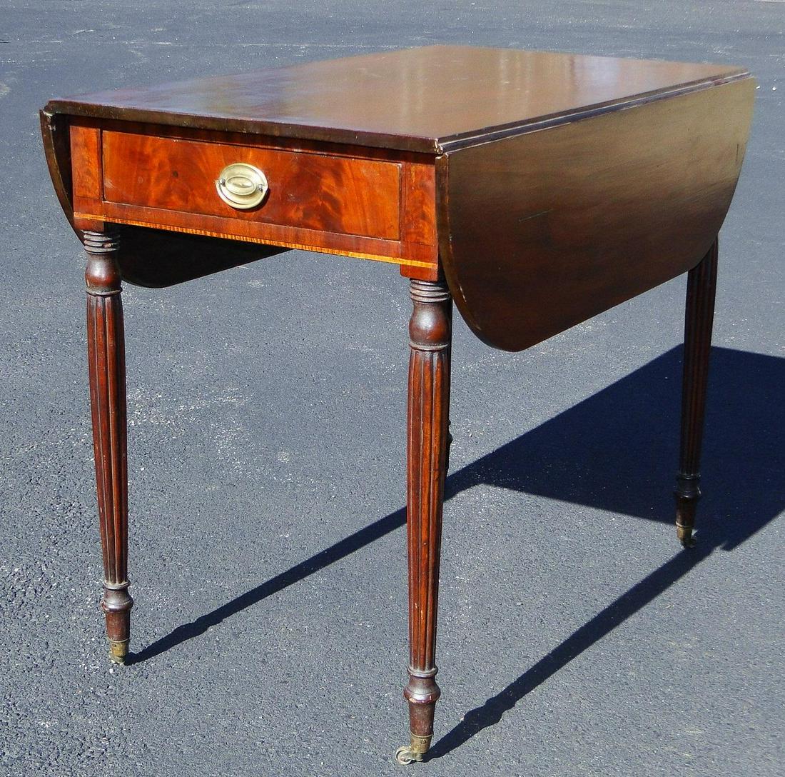 FEDERAL PERIOD PEMBROKE TABLE, PORTSMOUTH, NH (1 of 5)