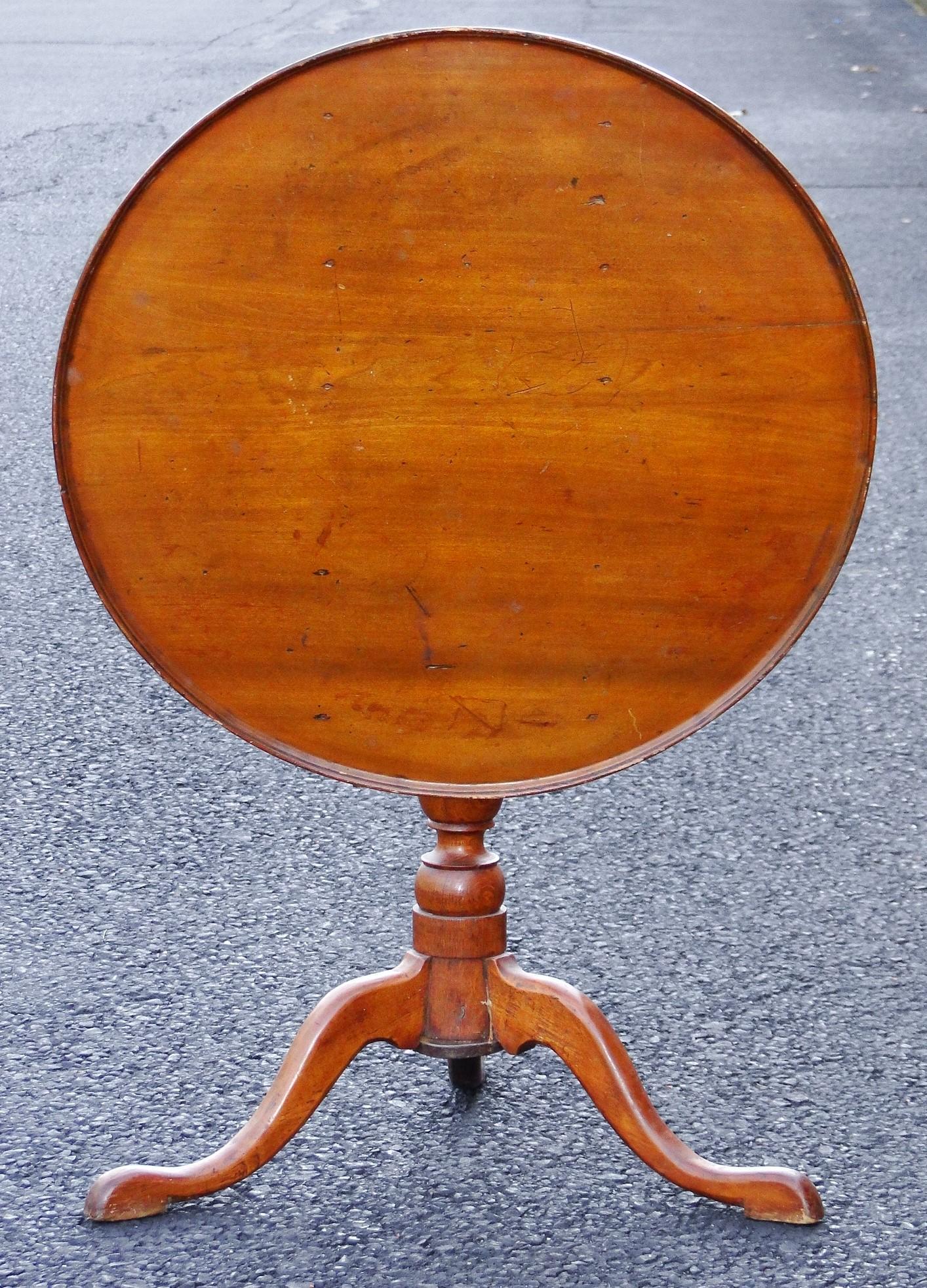 EARLY QUEEN ANNE TILT TOP CANDLESTAND (1 of 6)