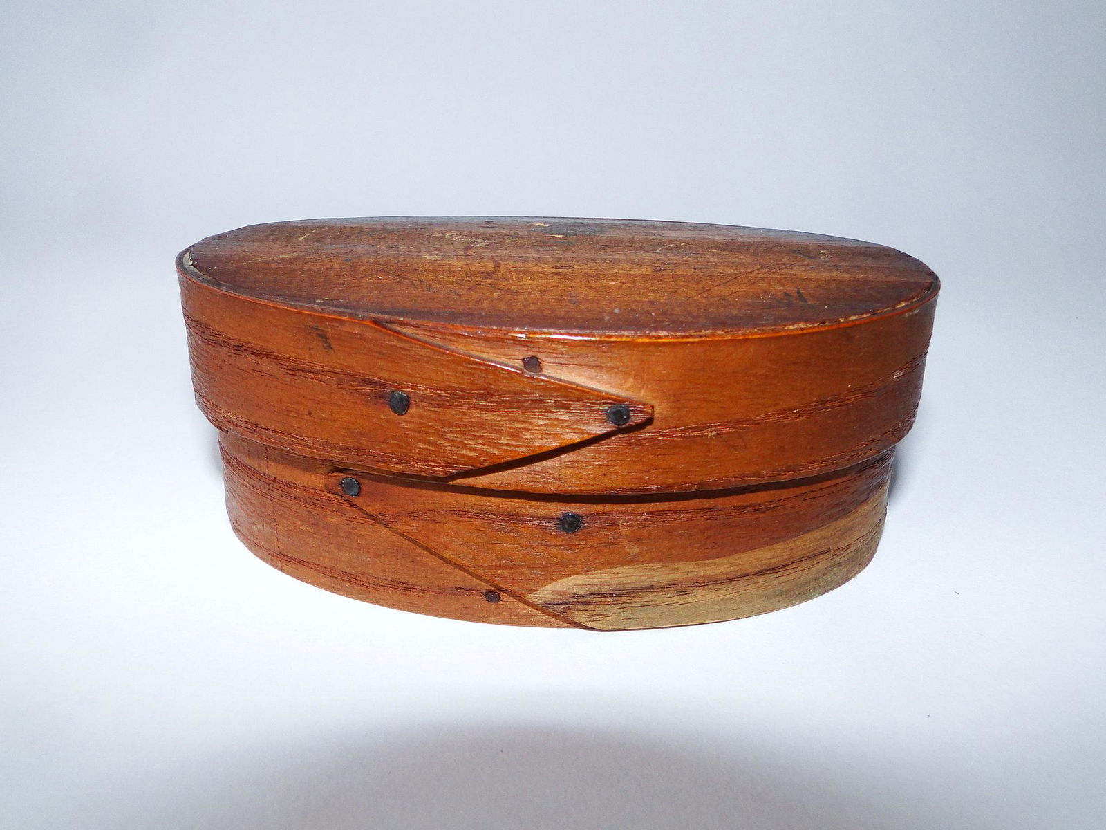 19TH C OVAL FINGERED PANTRY BOX (1 of 2)