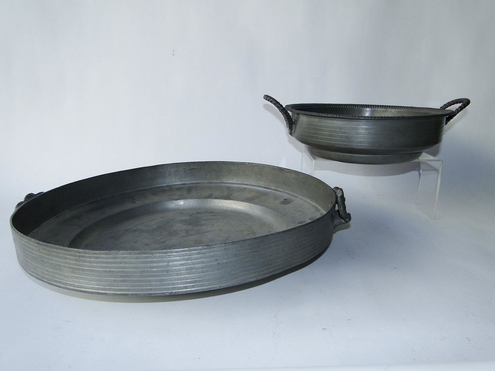 LARGE 19TH C PEWTER SERVING TRAY (1 of 5)