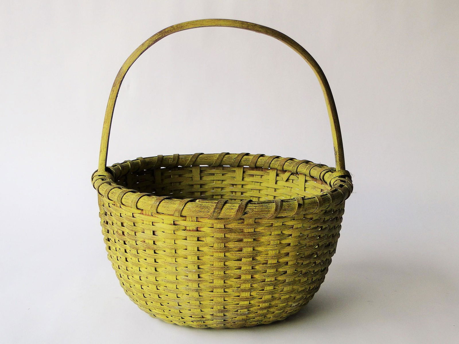 FARM BASKET CHROME YELLOW PAINT (1 of 3)