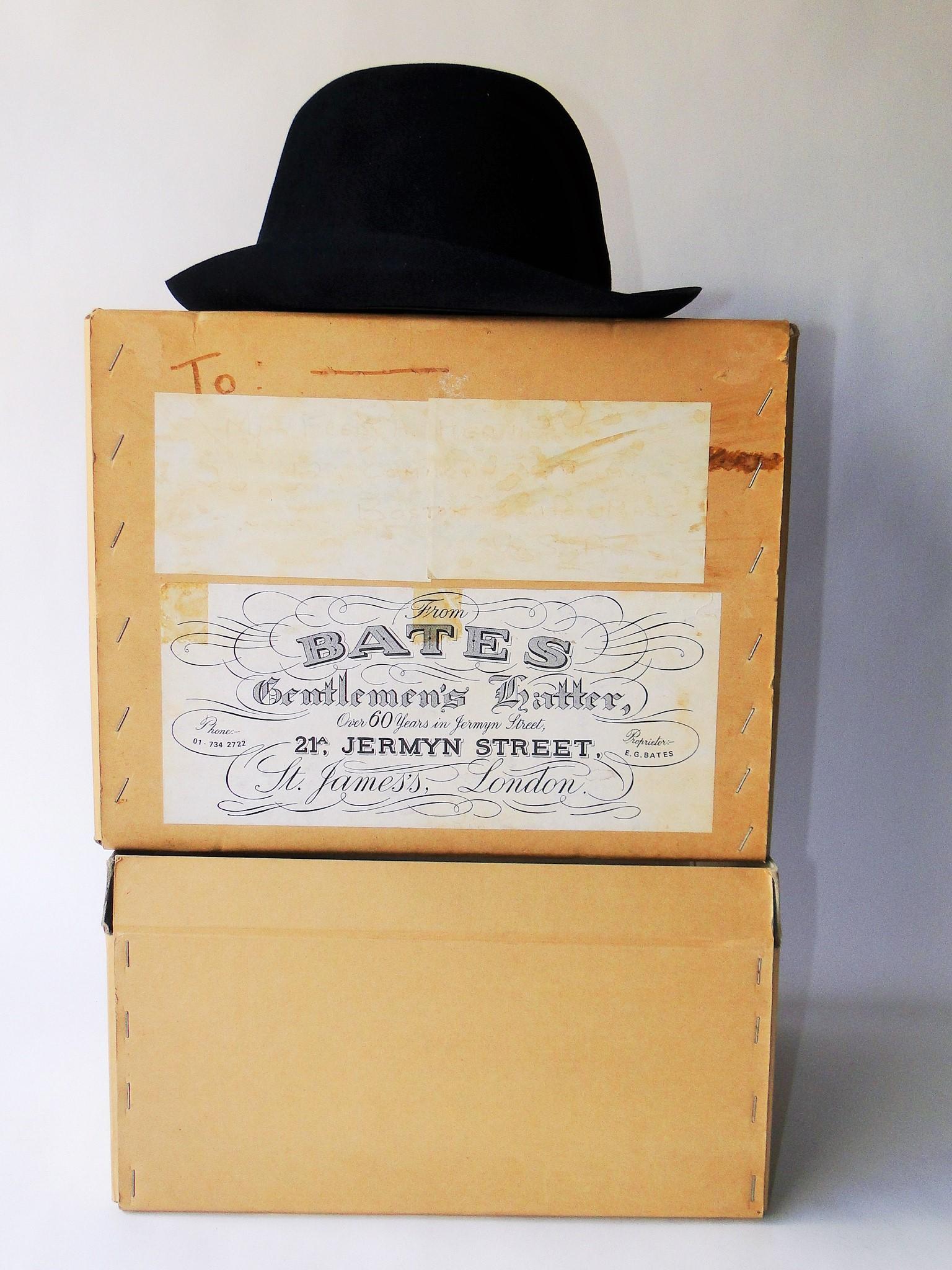 EARLY HAT WITH BOX (1 of 3)