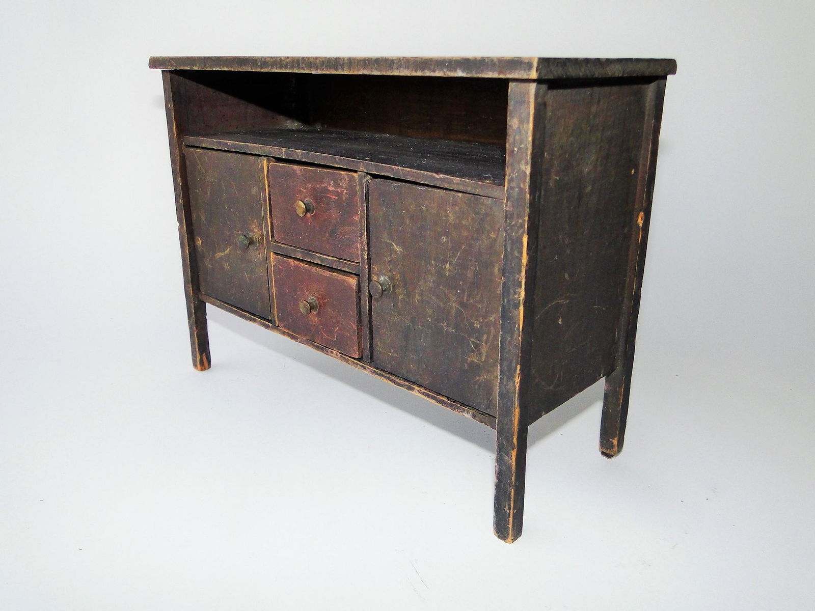 SMALL VINTAGE DOLLS SERVER (1 of 2)