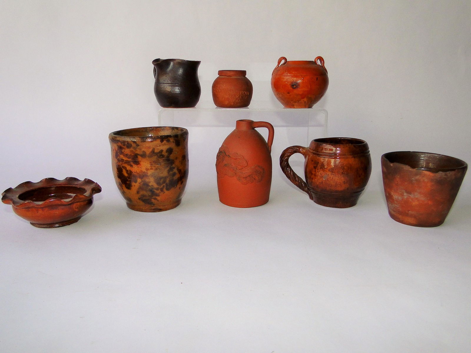 GROUPING OF EIGHT MINIATURE REDWARE ITEMS (1 of 1)
