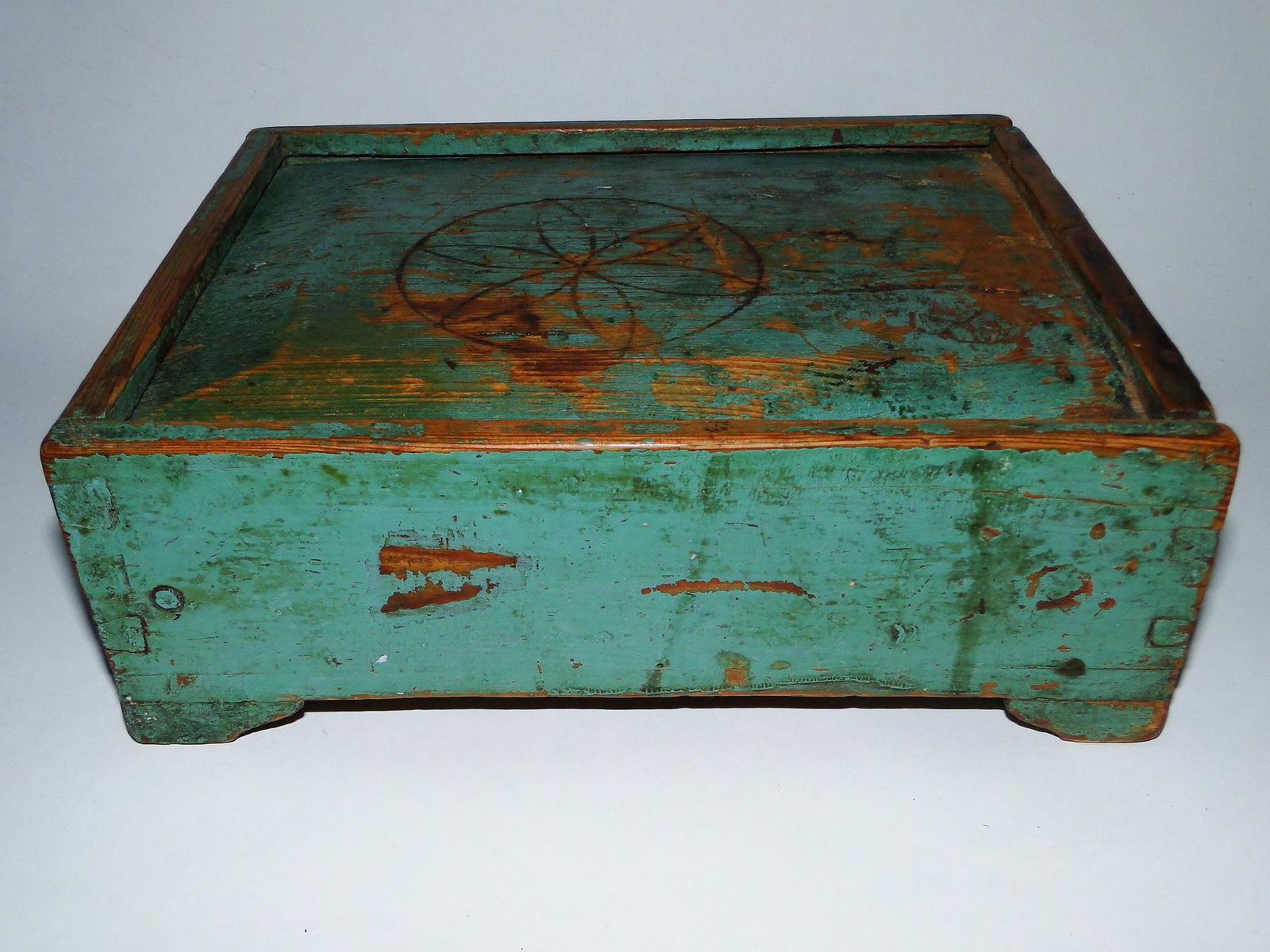 EARLY PAINT DECORATED CANDLE / SLIDE BOX (1 of 5)