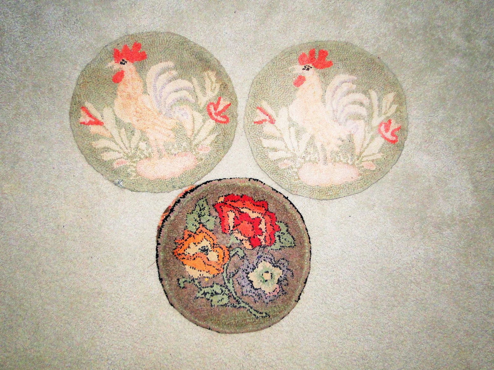 THREE ROUND HOOKED RUGS (1 of 1)