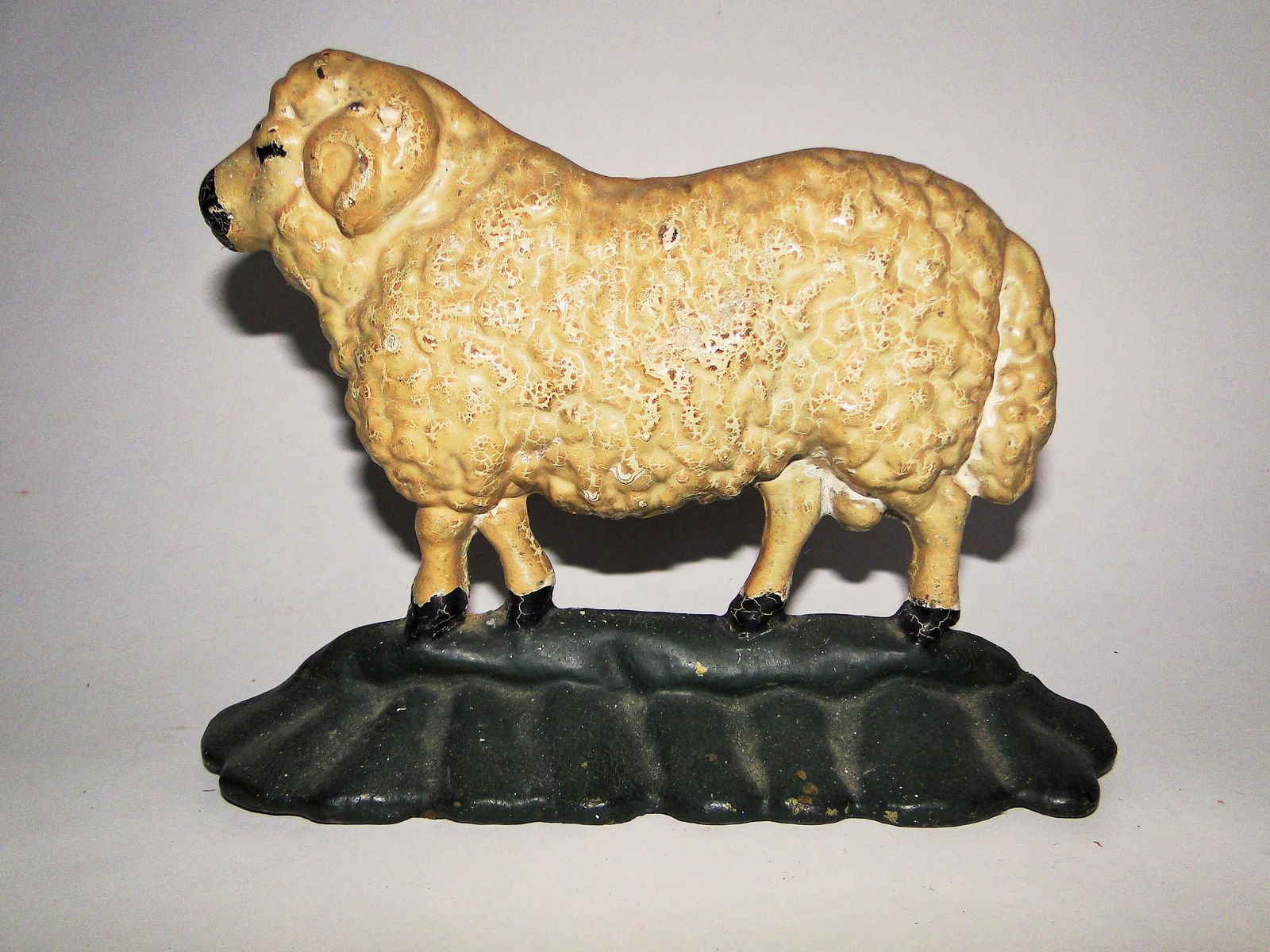 CAST IRON SHEEP DOORSTOP (1 of 2)