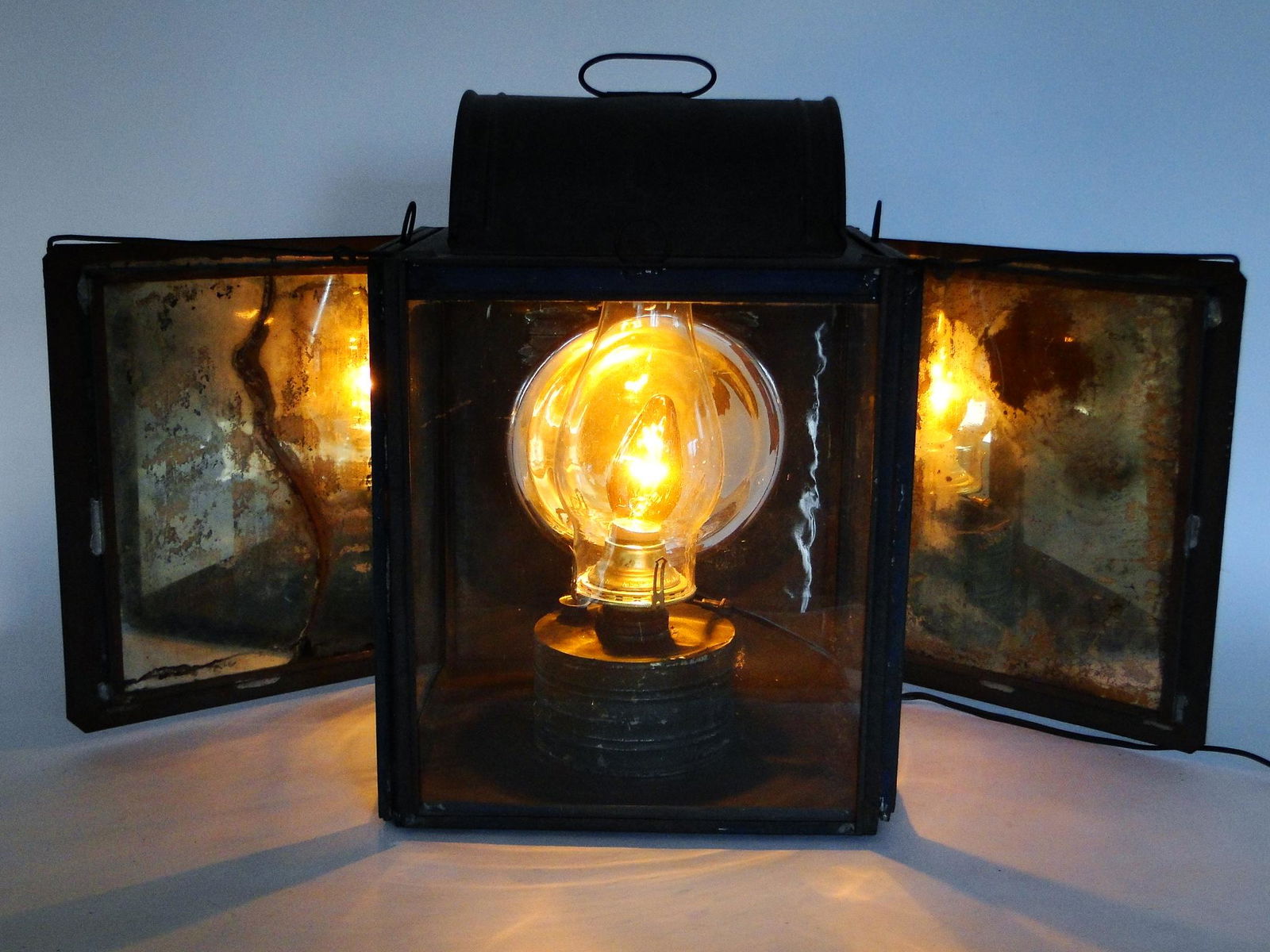 RARE MARITIME DOUBLE REFLECTING LANTERN (1 of 6)