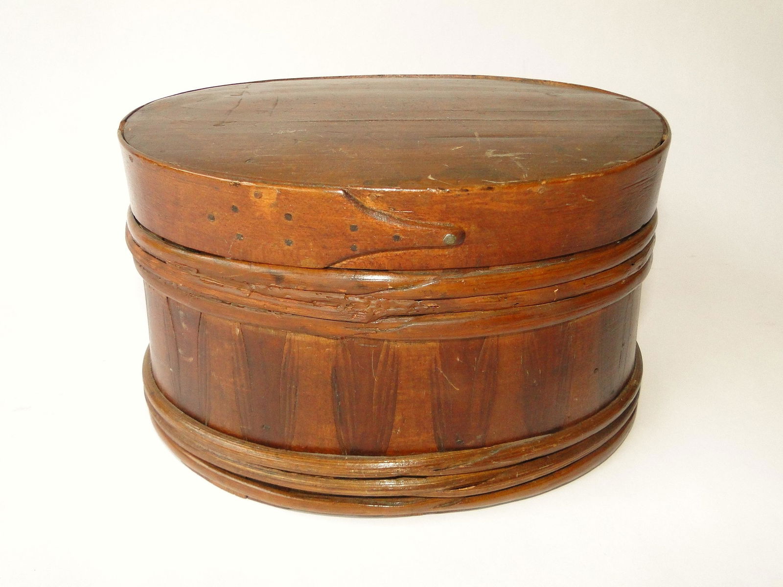 SHAKER OVAL INLAID DECORATED SEWING BOX (1 of 3)