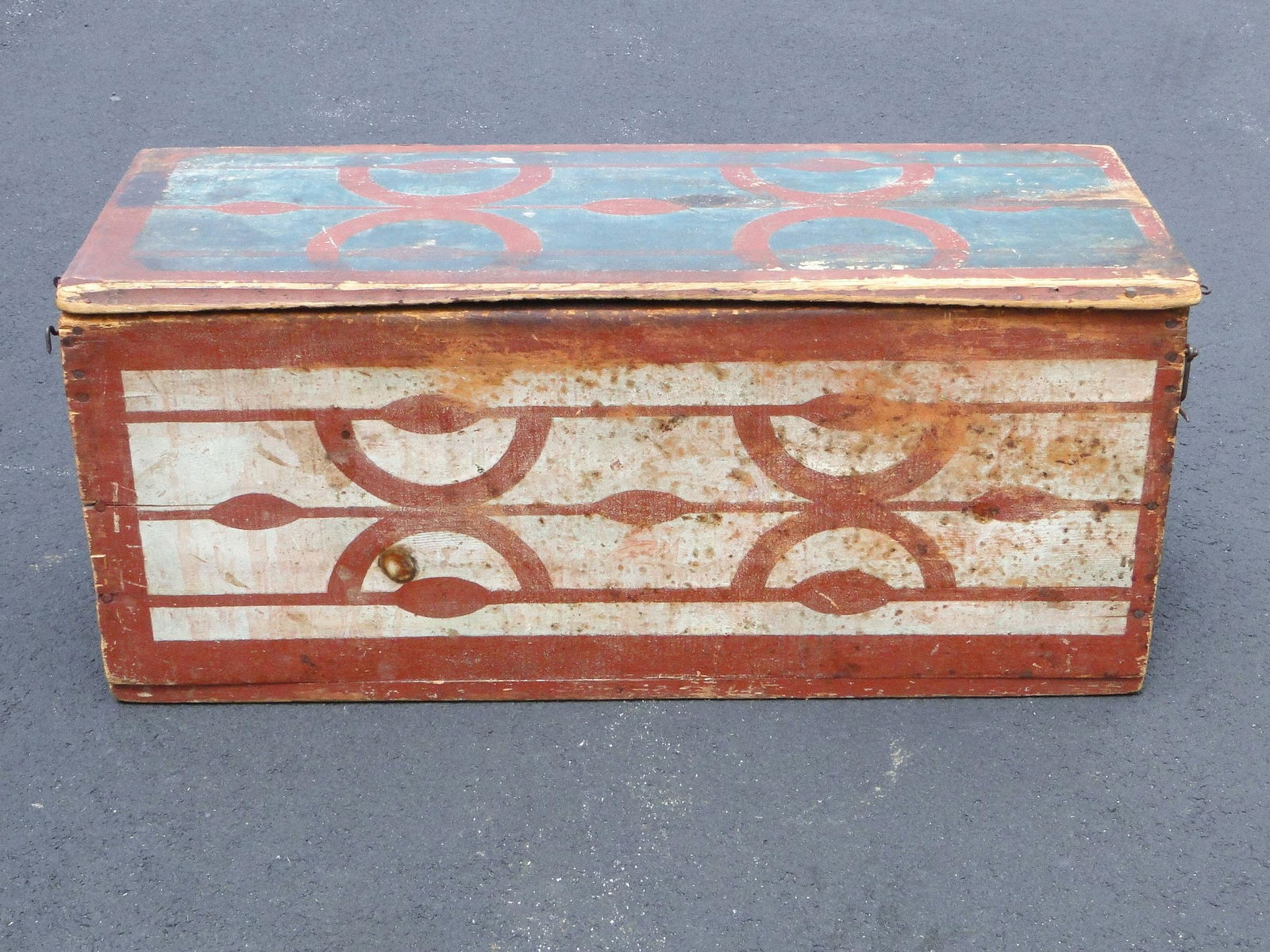 19TH C PAINT DECORATED FOLK ART BOX (1 of 7)