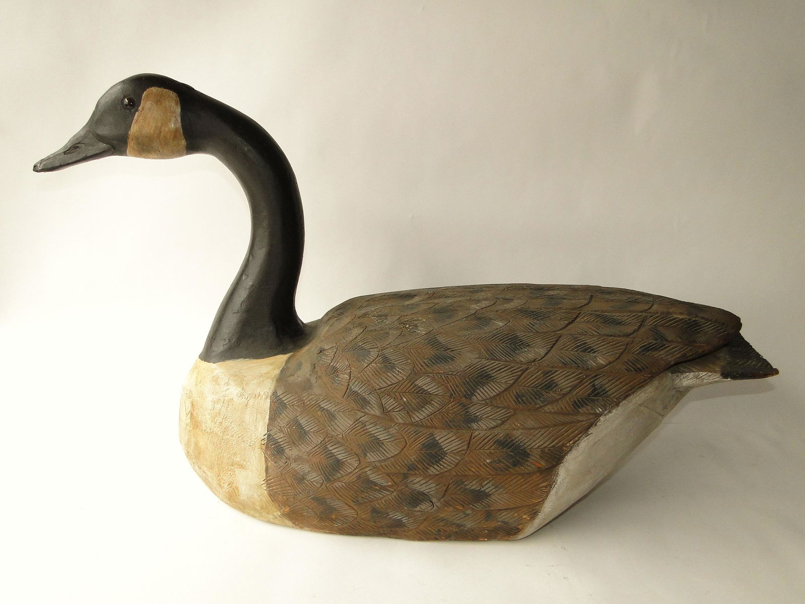 C. 1930-50 LARGE PAINTED CANADIAN GOOSE (1 of 5)