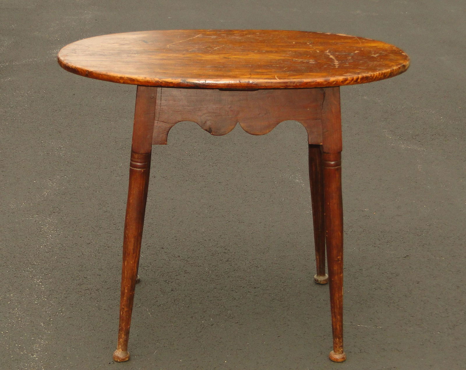 18TH C TEA TABLE (1 of 4)